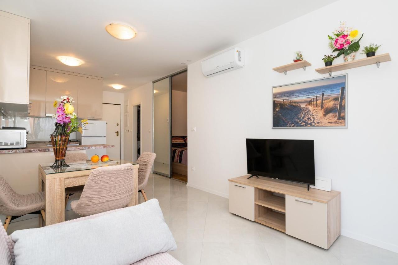 Modern Apartments Sirobuja สปลิท ภายนอก รูปภาพ