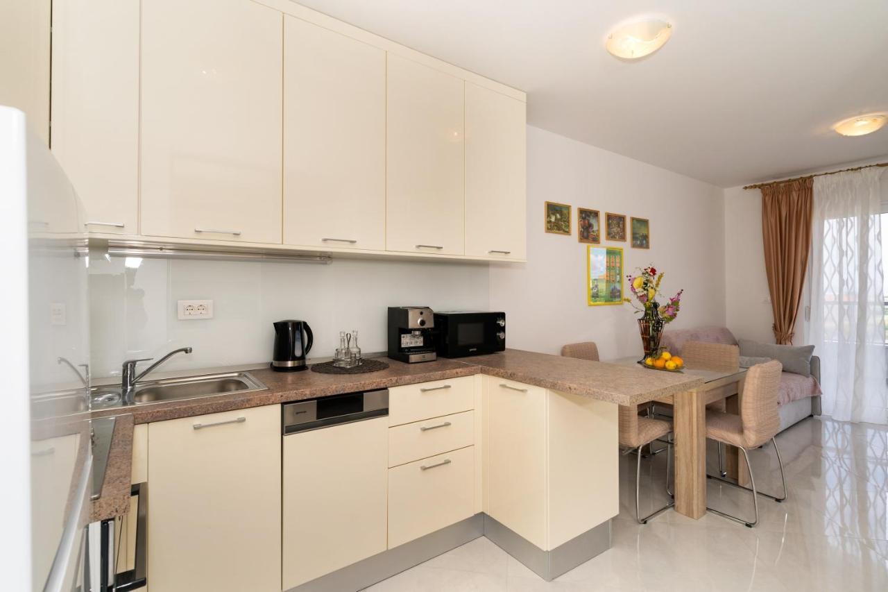 Modern Apartments Sirobuja สปลิท ภายนอก รูปภาพ